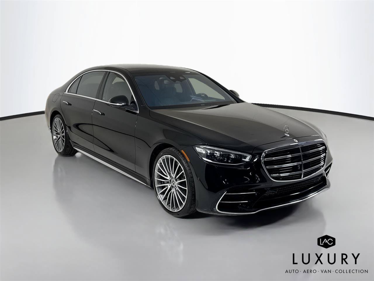 Used 2023 Mercedes-Benz S 500 4MATIC image 3