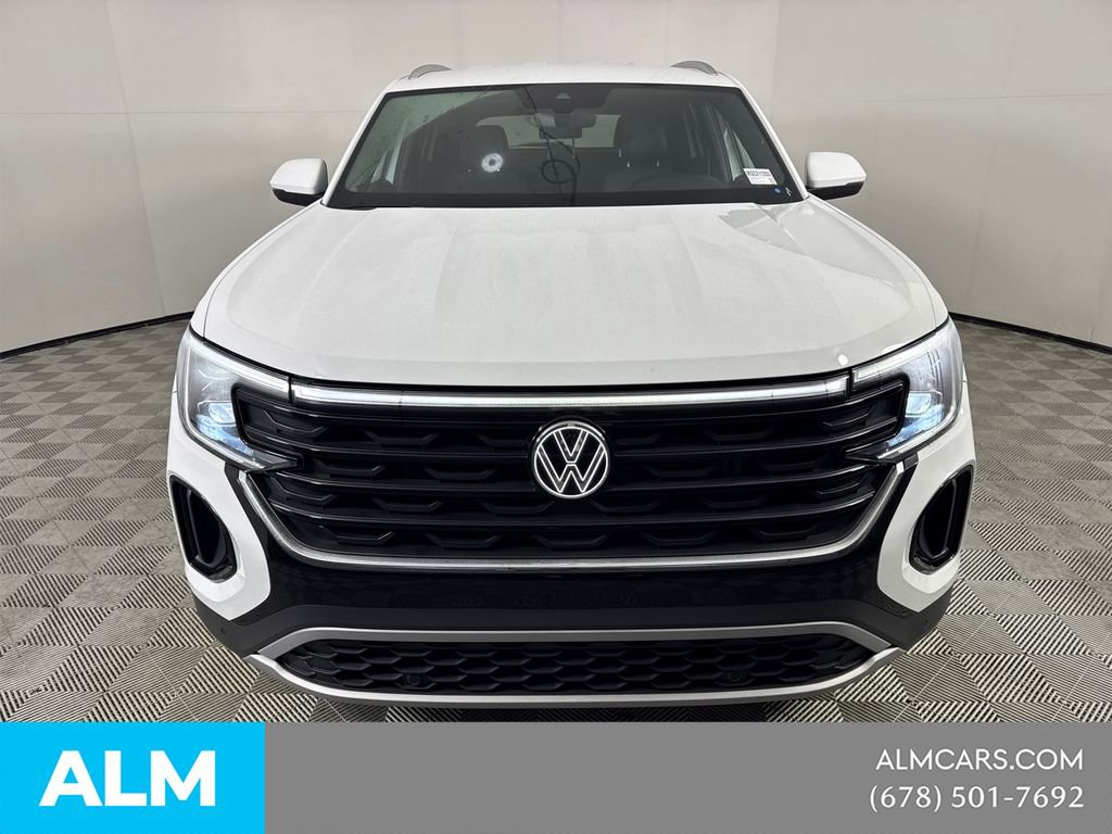 Used 2025 Volkswagen Atlas Cross Sport SE FWD image 3