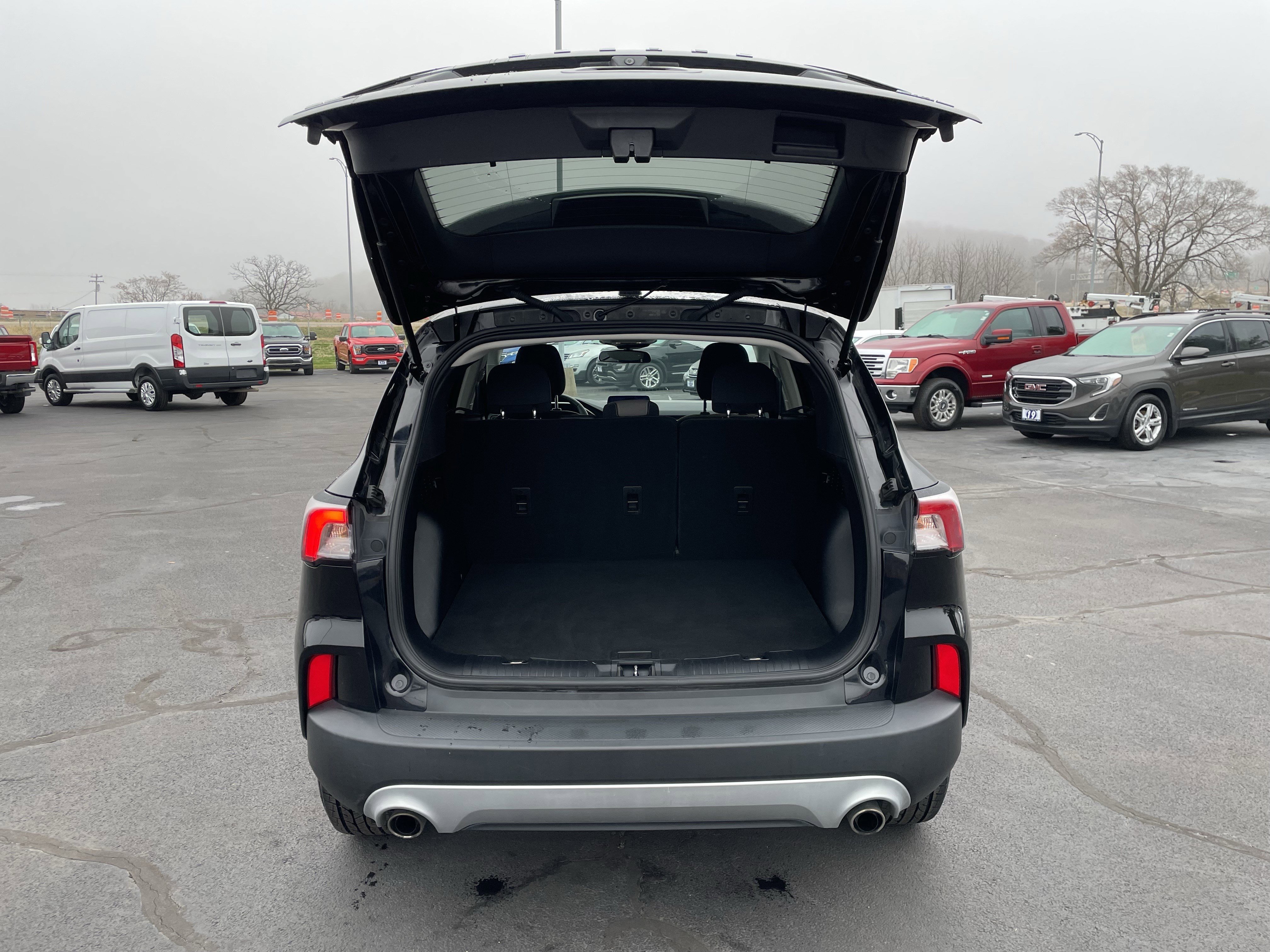 Used 2022 Ford Escape SE w/ Cold Weather Package image 5