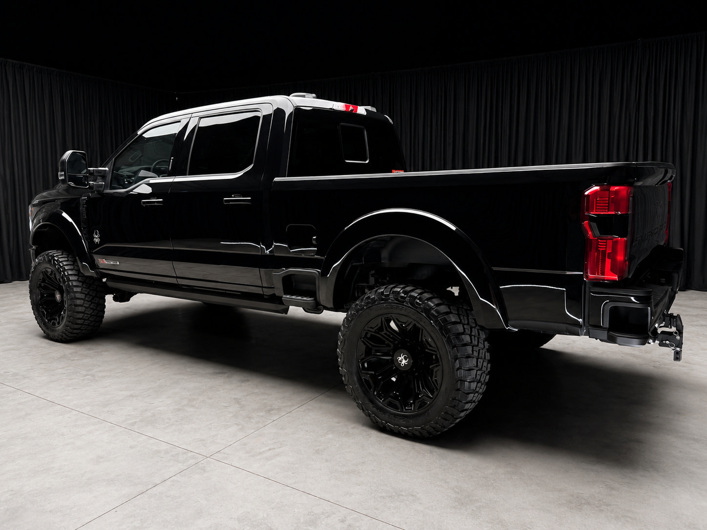 Used 2026 Ford F250 Lariat w/ Black Appearance Package AWD/4WD image 5