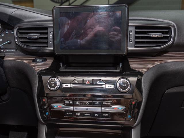 Used 2021 Ford Explorer Limited w/ Equipment Group 301A image 13
