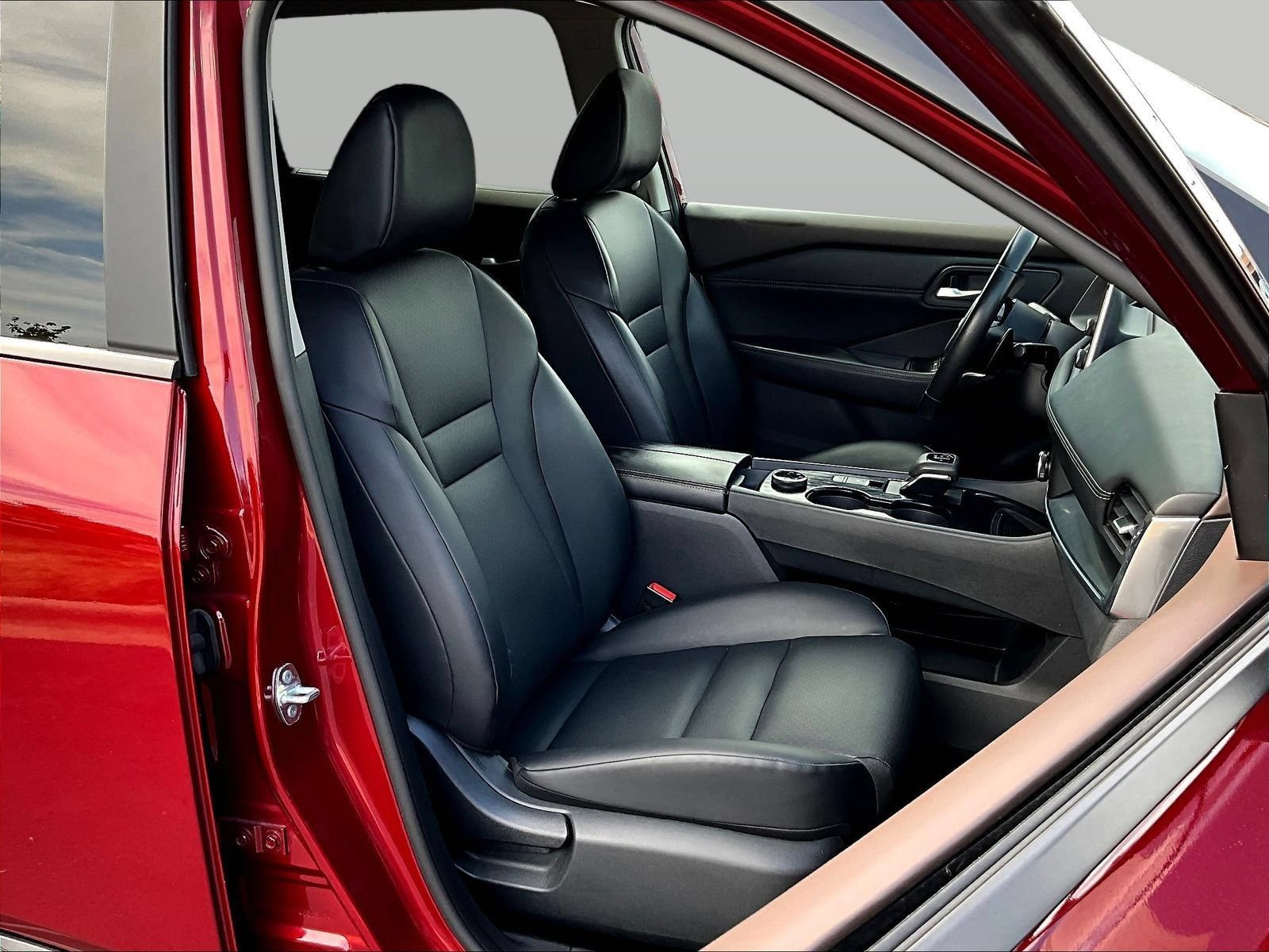 Used 2023 Nissan Rogue SV w/ SV Premium B Package AWD/4WD image 32