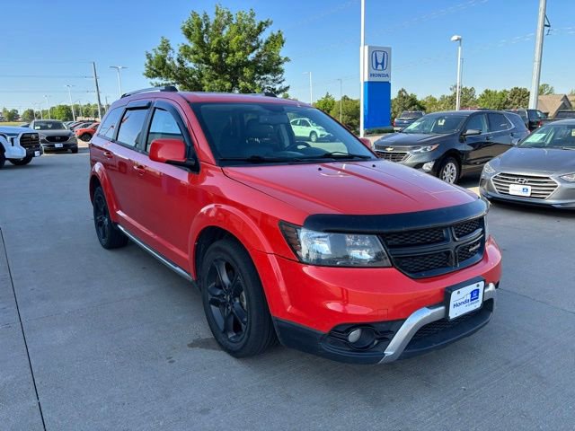 Used 2018 Dodge Journey Crossroad w/ Nav & Sun Group FWD image 3