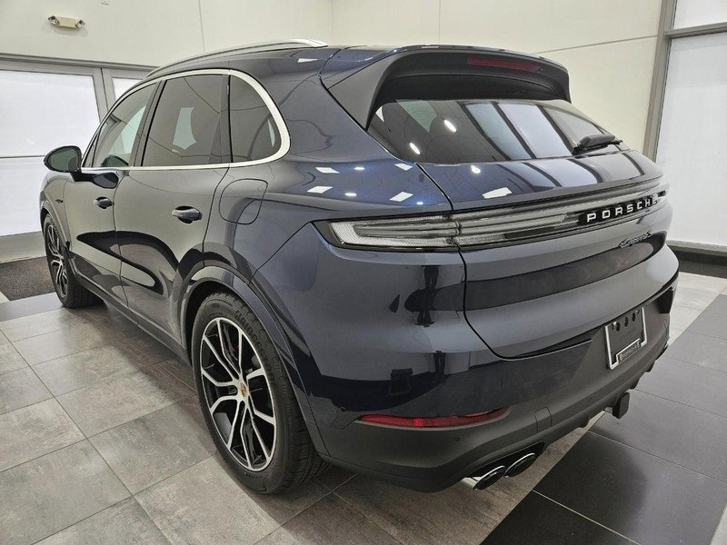 New 2026 Porsche Cayenne S image 3