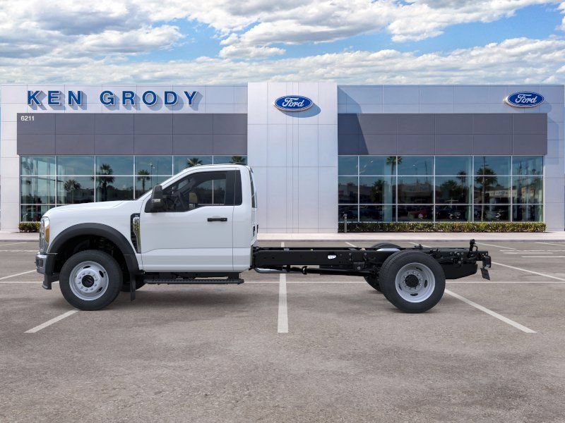 New 2026 Ford F550 4x4 Regular Cab Super Duty image 3