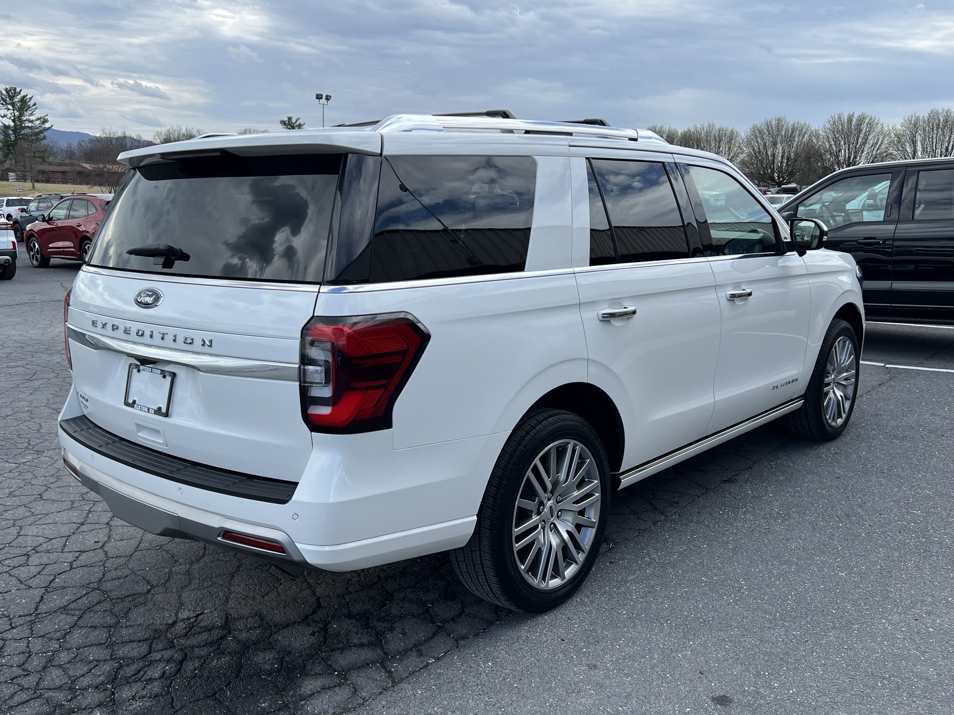 Used 2023 Ford Expedition Platinum image 7