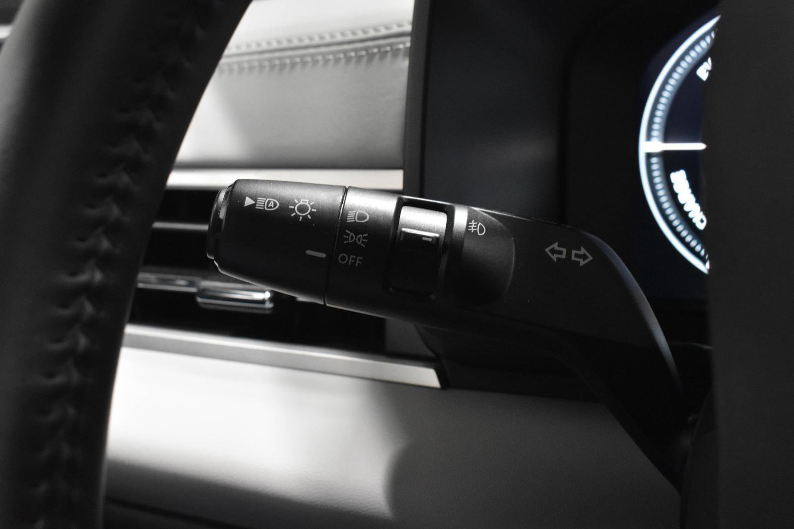 Used 2023 Mitsubishi Outlander SEL image 12