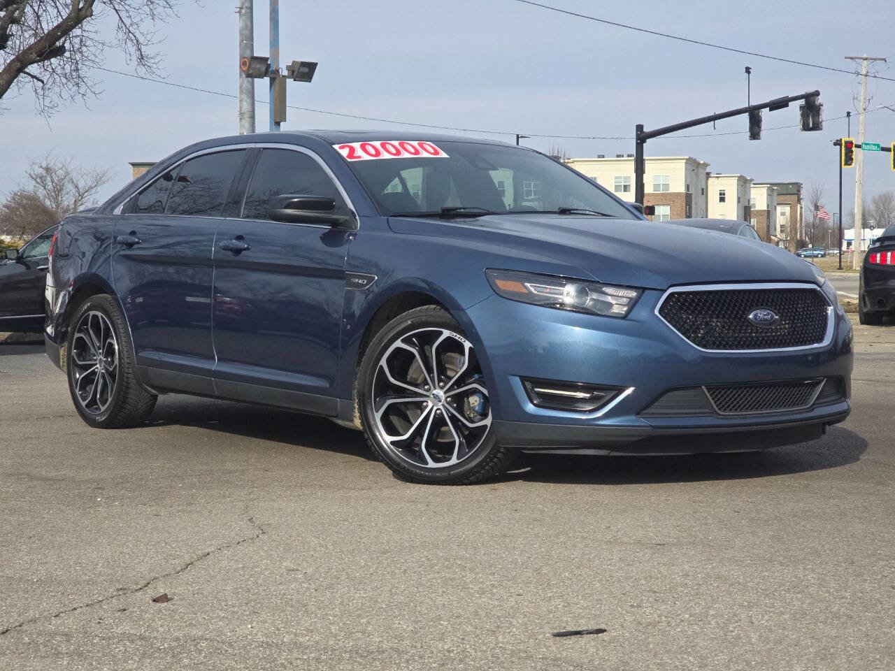 Used 2018 Ford Taurus SHO image 1