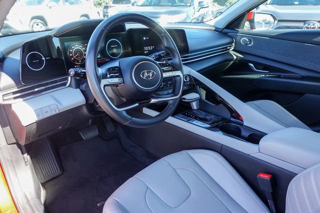 Used 2021 Hyundai Elantra Limited image 11