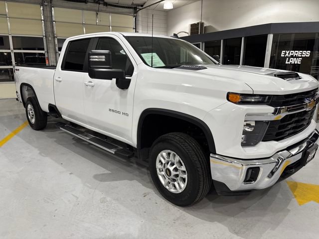 Used 2025 Chevrolet Silverado 2500 LT w/ Convenience Package image 9