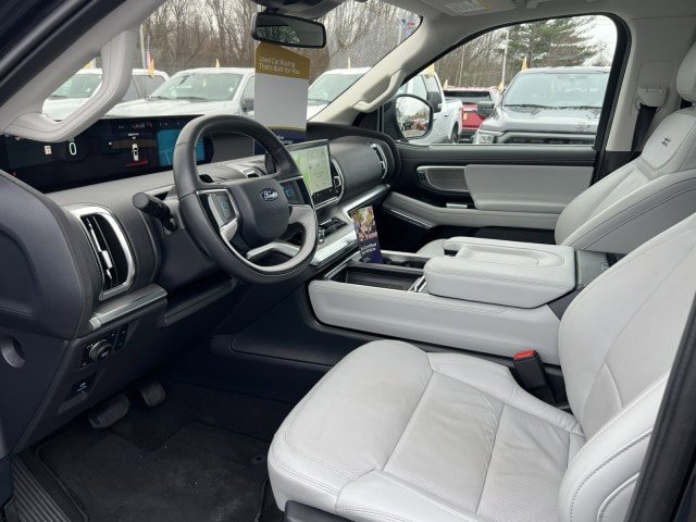 Certified 2025 Ford Expedition Max Platinum image 7