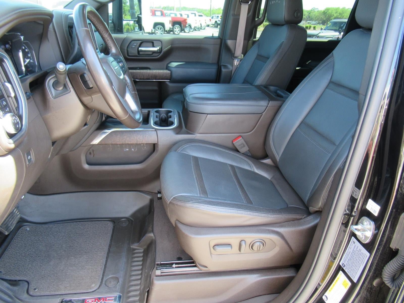 Used 2023 GMC Sierra 3500 Denali w/ Denali Black Diamond Edition AWD/4WD image 19
