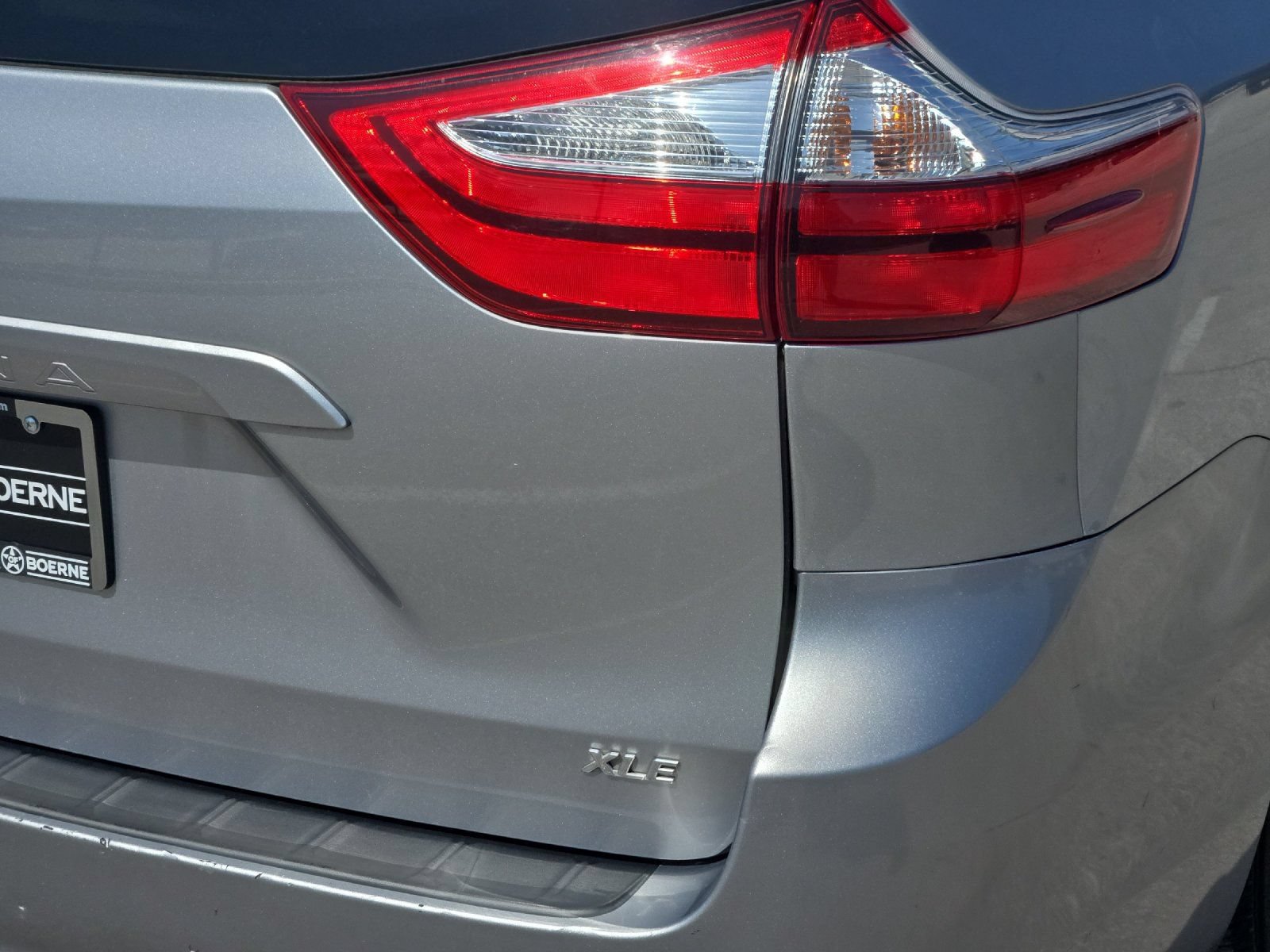 Used 2018 Toyota Sienna XLE FWD image 26