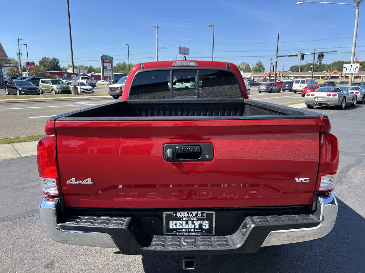 Used 2017 Toyota Tacoma SR5 image 4