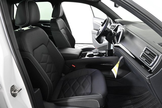 New 2026 Volkswagen Atlas Cross Sport SE image 14