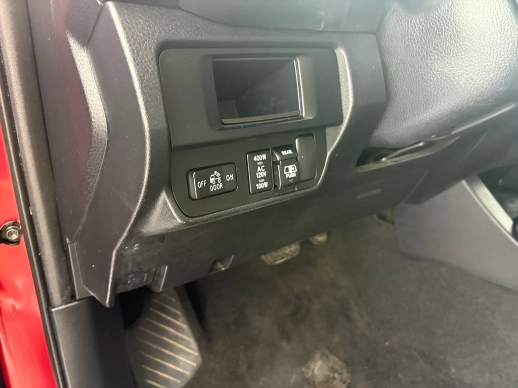 Used 2017 Toyota Tacoma TRD Off-Road w/ Premium & Technology Package AWD/4WD image 15