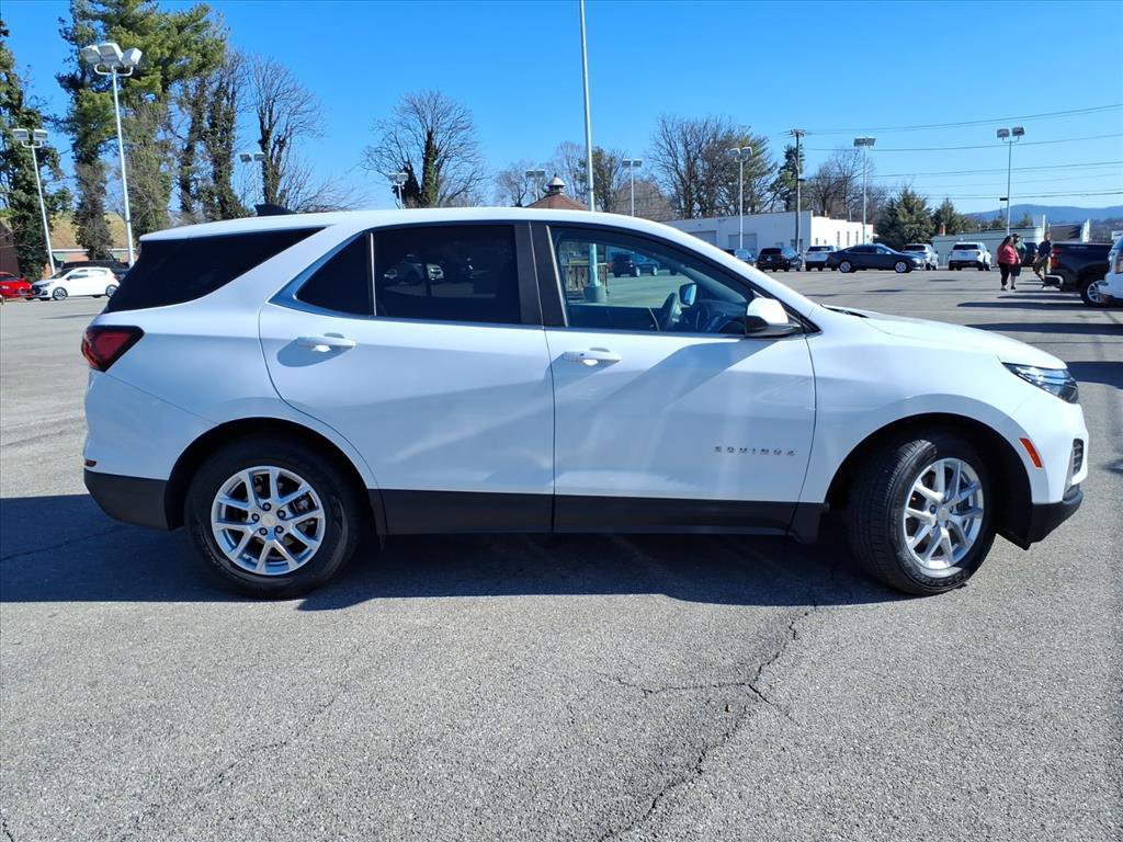 Used 2023 Chevrolet Equinox LT image 3