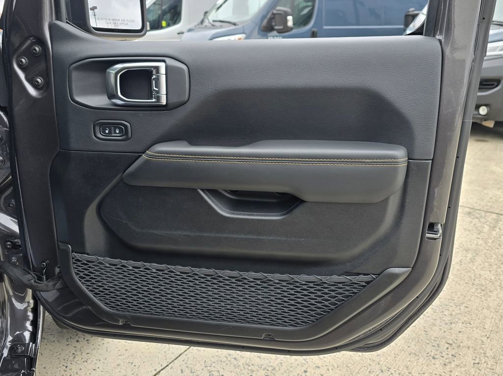 Used 2025 Jeep Wrangler Unlimited Sahara w/ Safety Group image 29