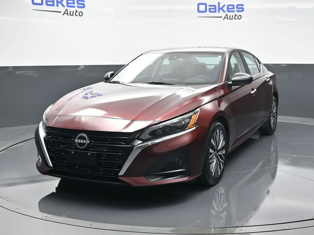 Used 2025 Nissan Altima 2.5 SV image 4