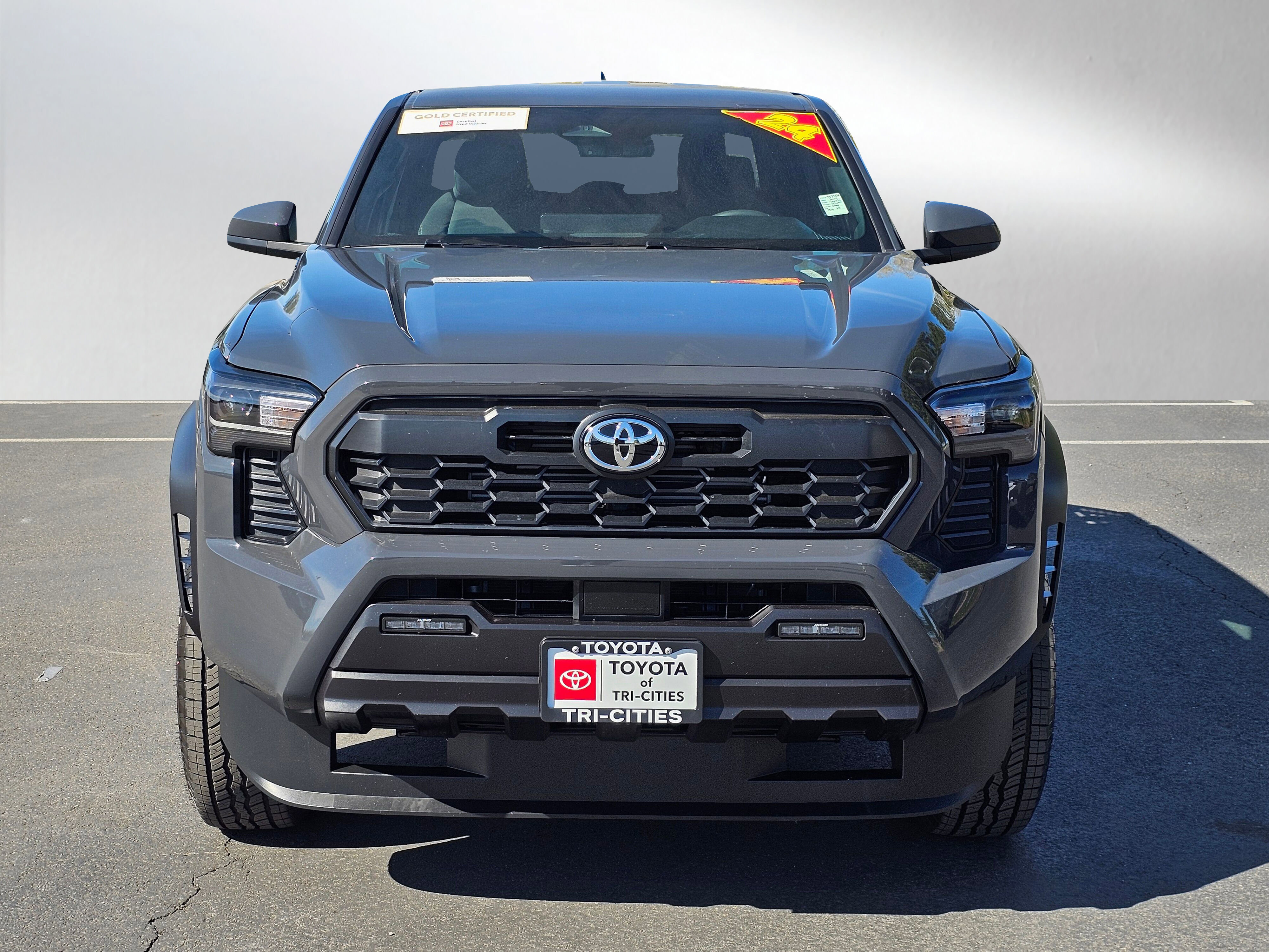 Used 2024 Toyota Tacoma TRD Off-Road AWD/4WD image 38