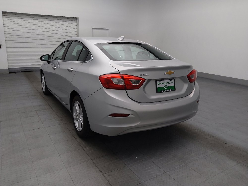 Used 2017 Chevrolet Cruze LT w/ Convenience Package FWD image 5
