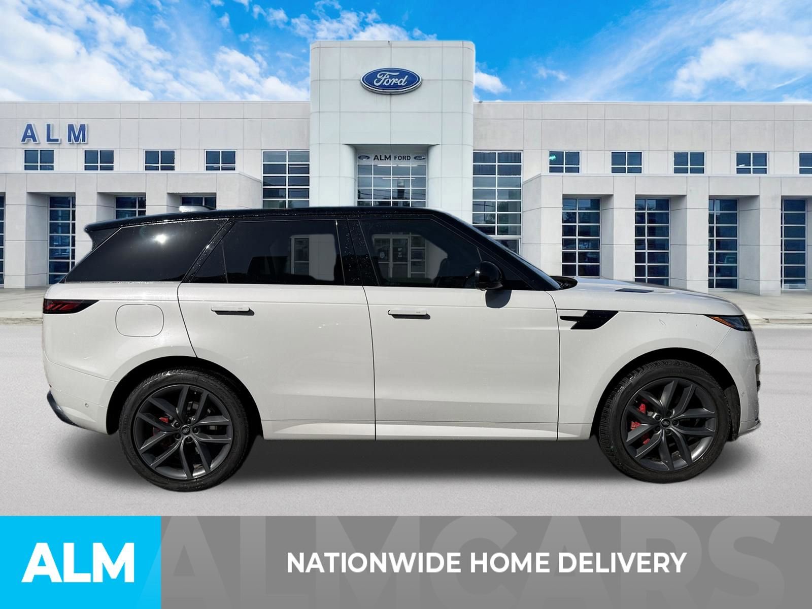 Used 2023 Land Rover Range Rover Sport SE Dynamic image 4