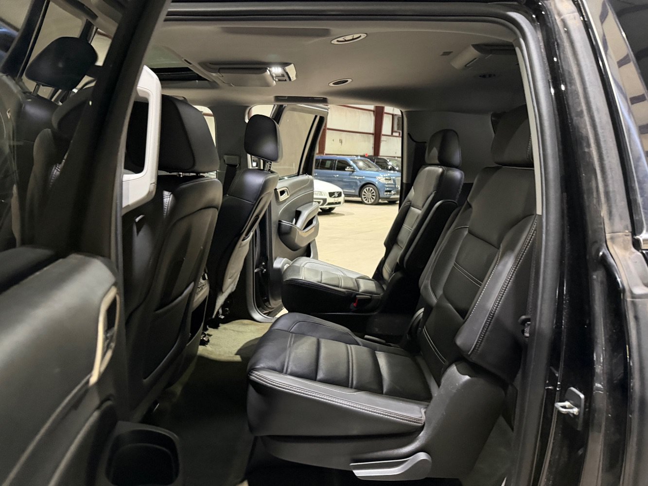 Used 2015 GMC Yukon XL Denali w/ Touring Package RWD image 16