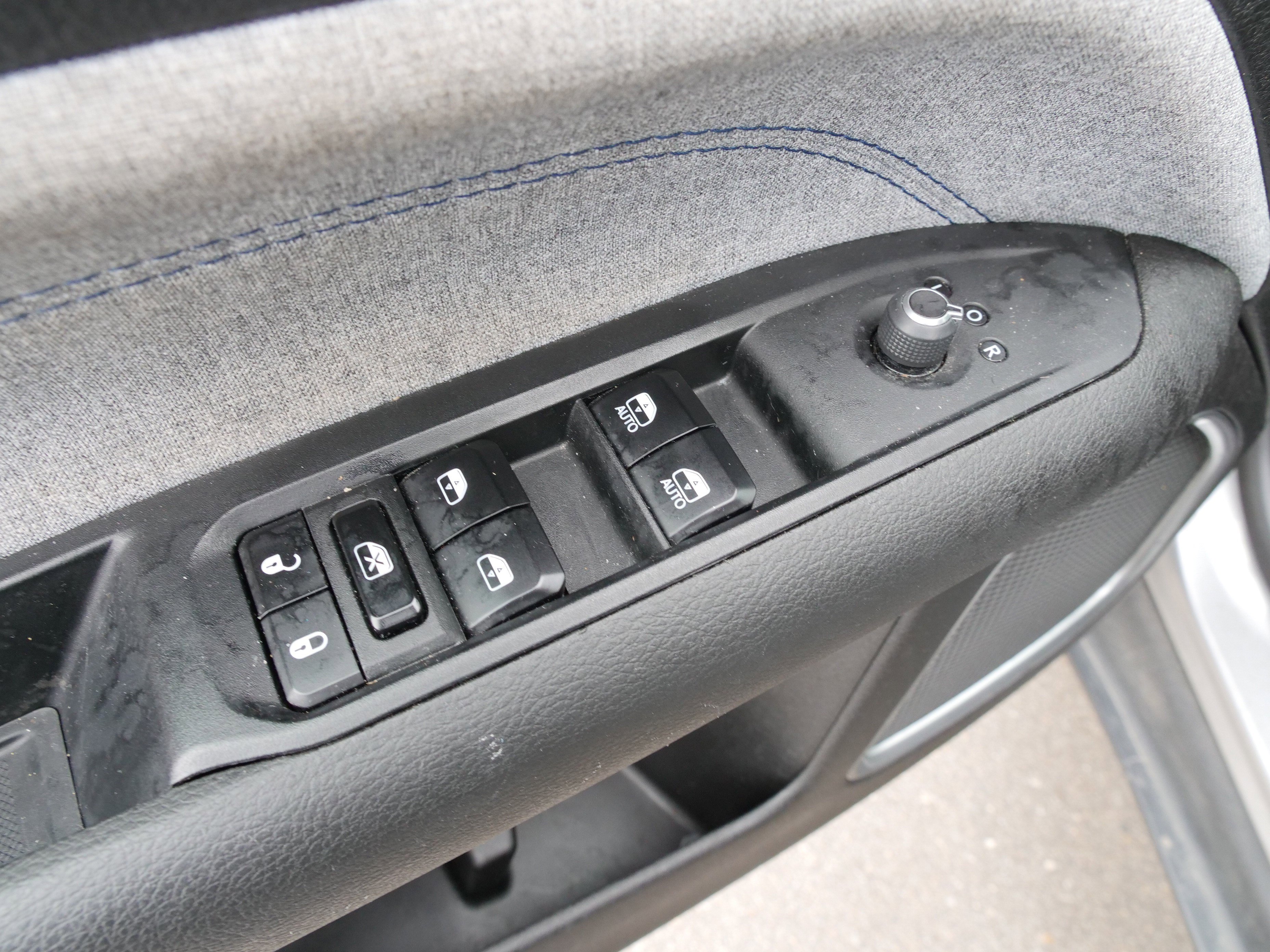 Used 2024 Jeep Compass Latitude image 16