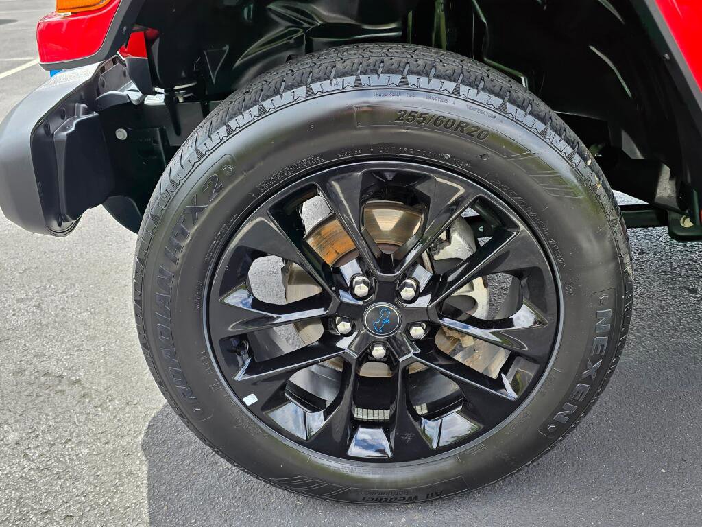 Used 2024 Jeep Wrangler Unlimited Sahara image 12