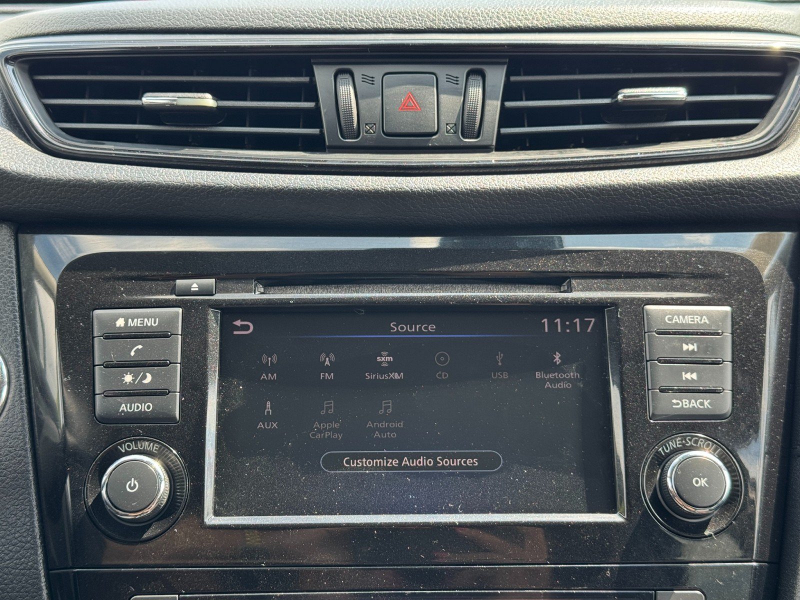Used 2020 Nissan Rogue SV FWD image 23