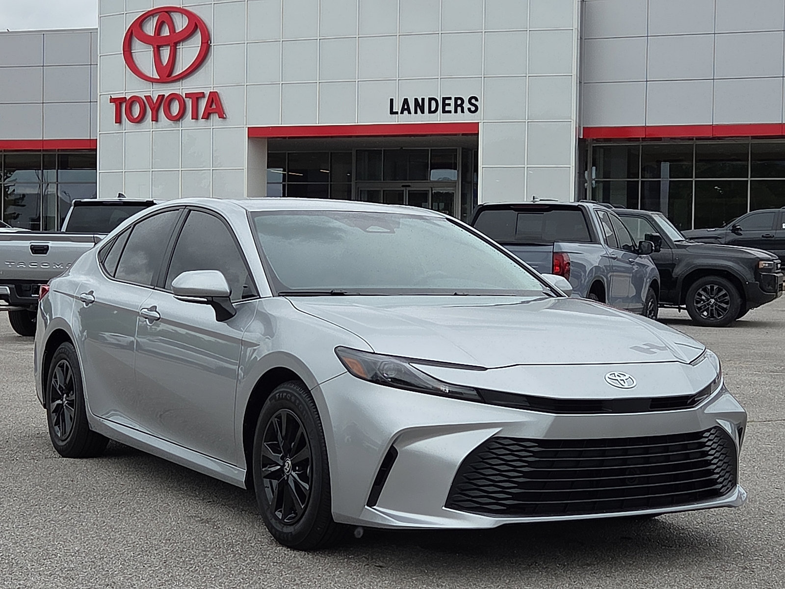 Used 2025 Toyota Camry LE FWD video 1