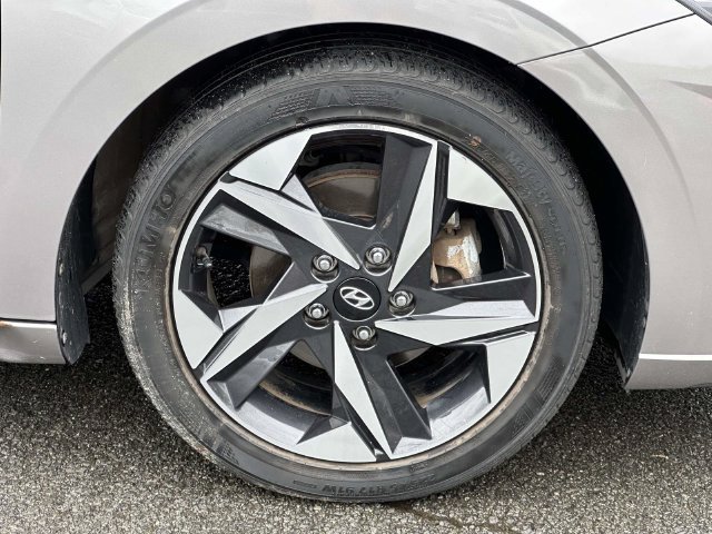 Used 2021 Hyundai Elantra Limited FWD image 7