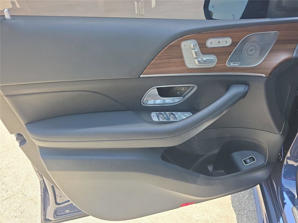 Used 2026 Mercedes-Benz GLS 450 4MATIC image 18
