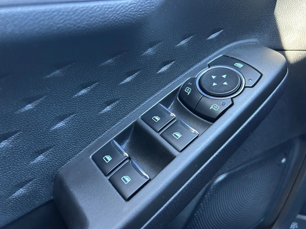 Used 2020 Ford Escape SE Sport image 24