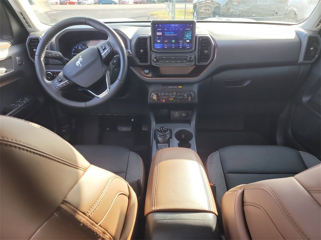 Used 2024 Ford Bronco Sport Outer Banks w/ Tech Package image 11