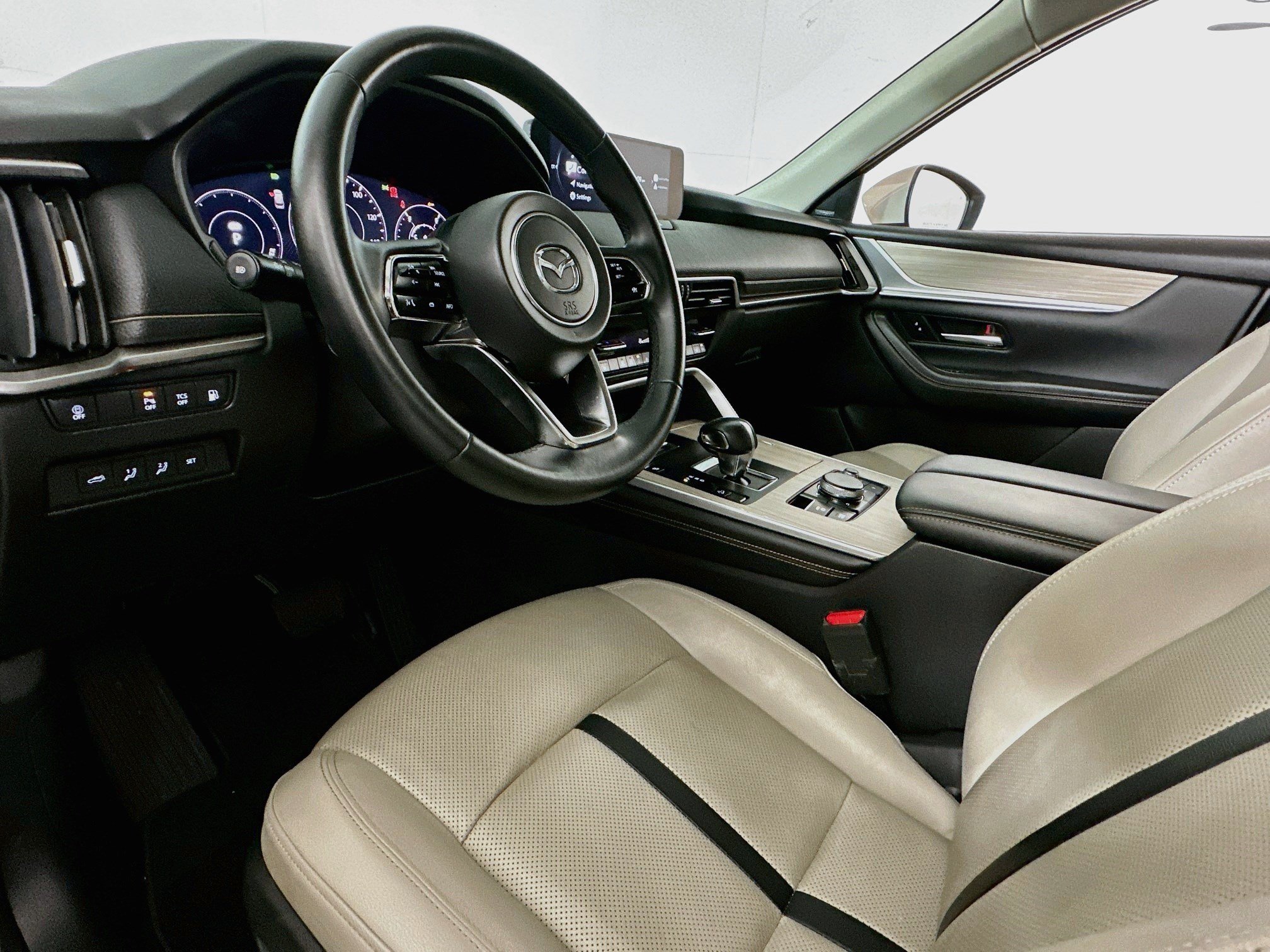 Used 2024 MAZDA CX-90 Plug-In Hybrid w/ Premium Pkg AWD/4WD image 7