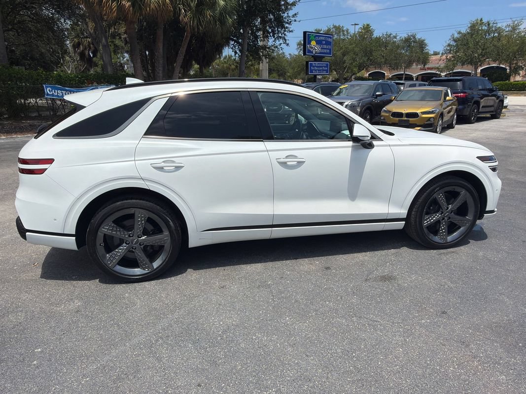 Used 2023 Genesis GV70 2.5T w/ Sport Prestige Package AWD/4WD image 7