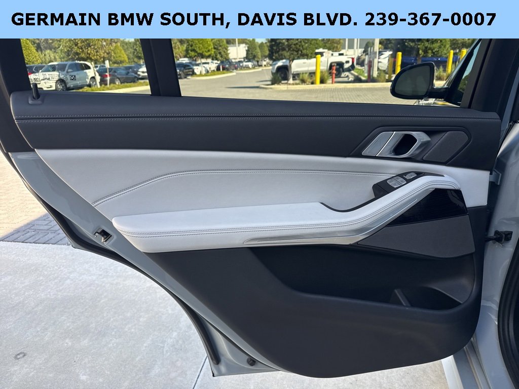 Certified 2024 BMW X7 xDrive40i w/ M Sport Package image 21