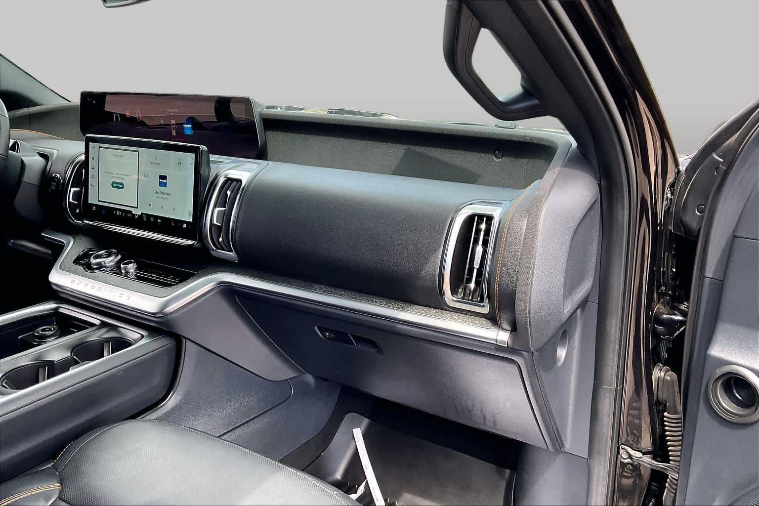 Used 2025 Ford Expedition Tremor AWD/4WD image 18