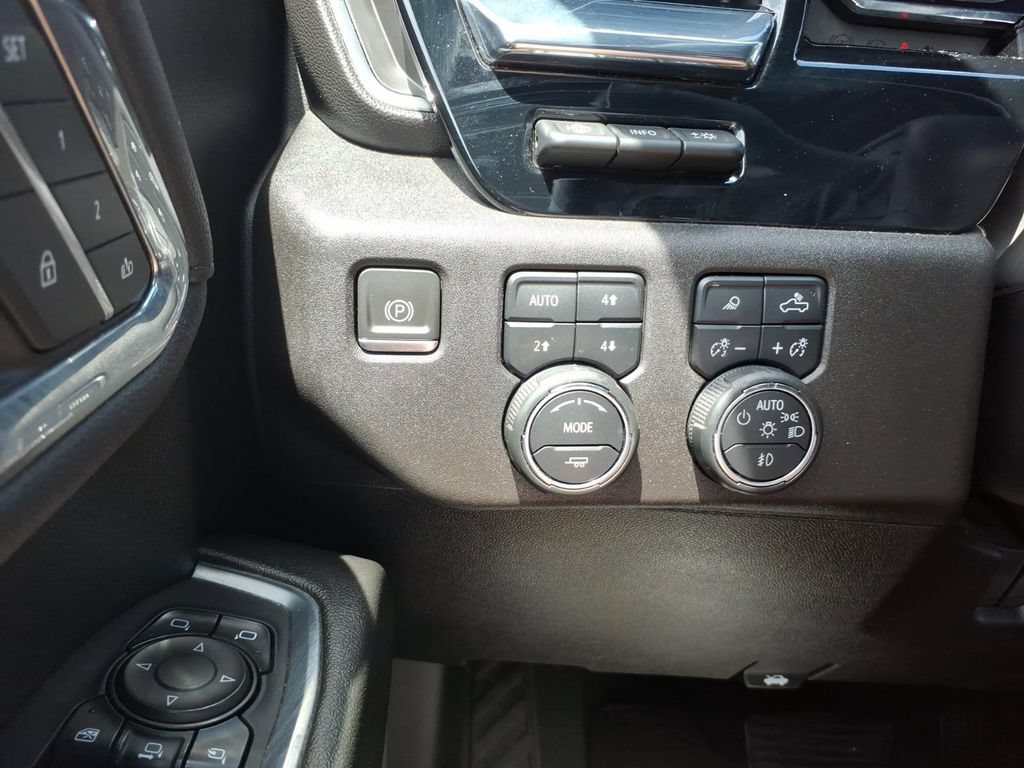 Used 2024 Chevrolet Silverado 2500 High Country w/ High Country Premium Package AWD/4WD image 30
