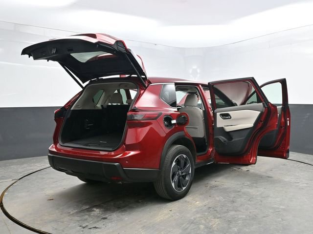 Used 2025 Nissan Rogue SV AWD/4WD image 42