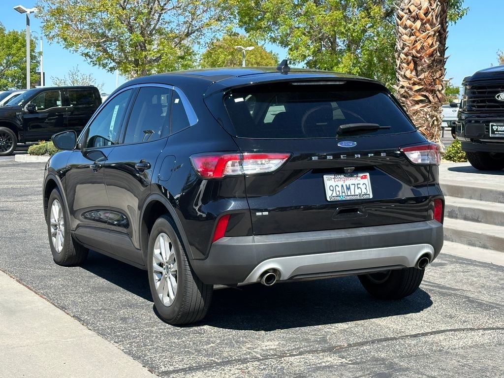 Used 2022 Ford Escape SE w/ Convenience Package FWD image 4