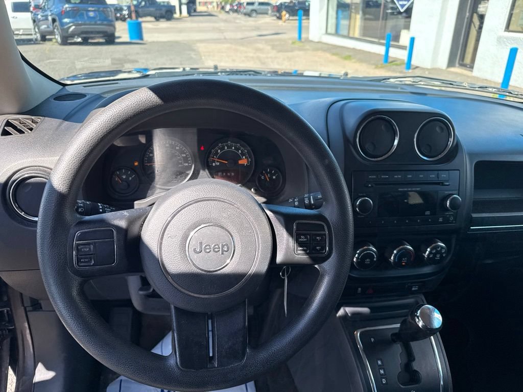 Used 2014 Jeep Patriot Sport w/ Power Value Group AWD/4WD image 23