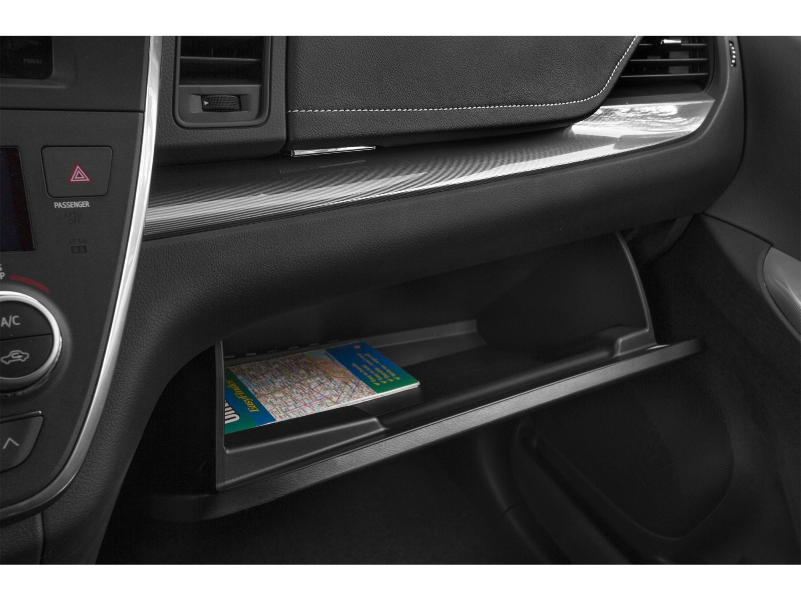 Used 2015 Toyota Sienna SE Premium w/ Four Season Floor Mat Package FWD image 14