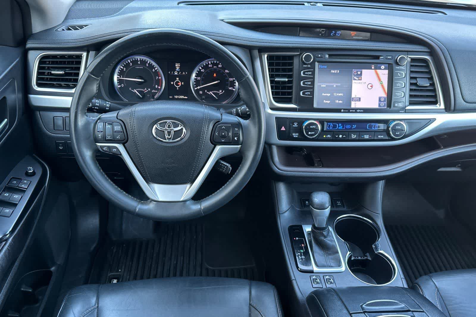Used 2016 Toyota Highlander XLE image 14