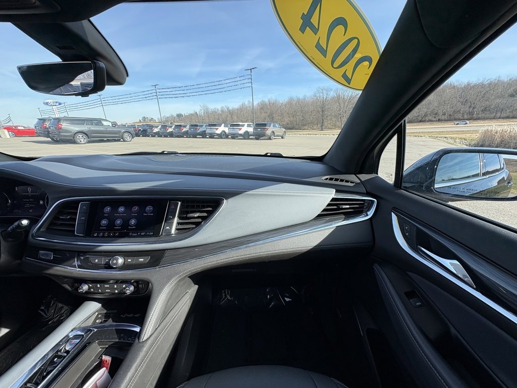 Used 2024 Buick Enclave Premium image 28