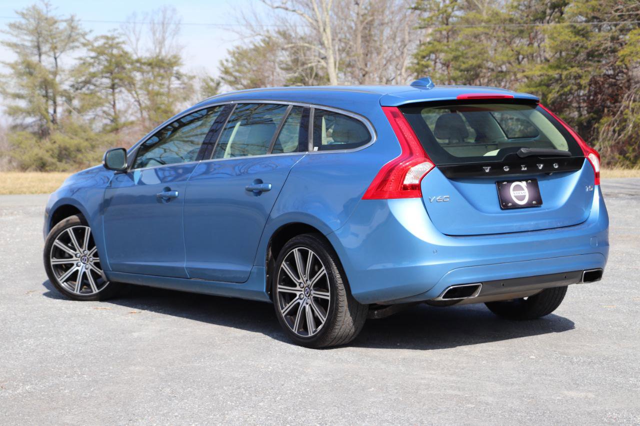 Used 2015 Volvo V60 T5 Platinum image 38