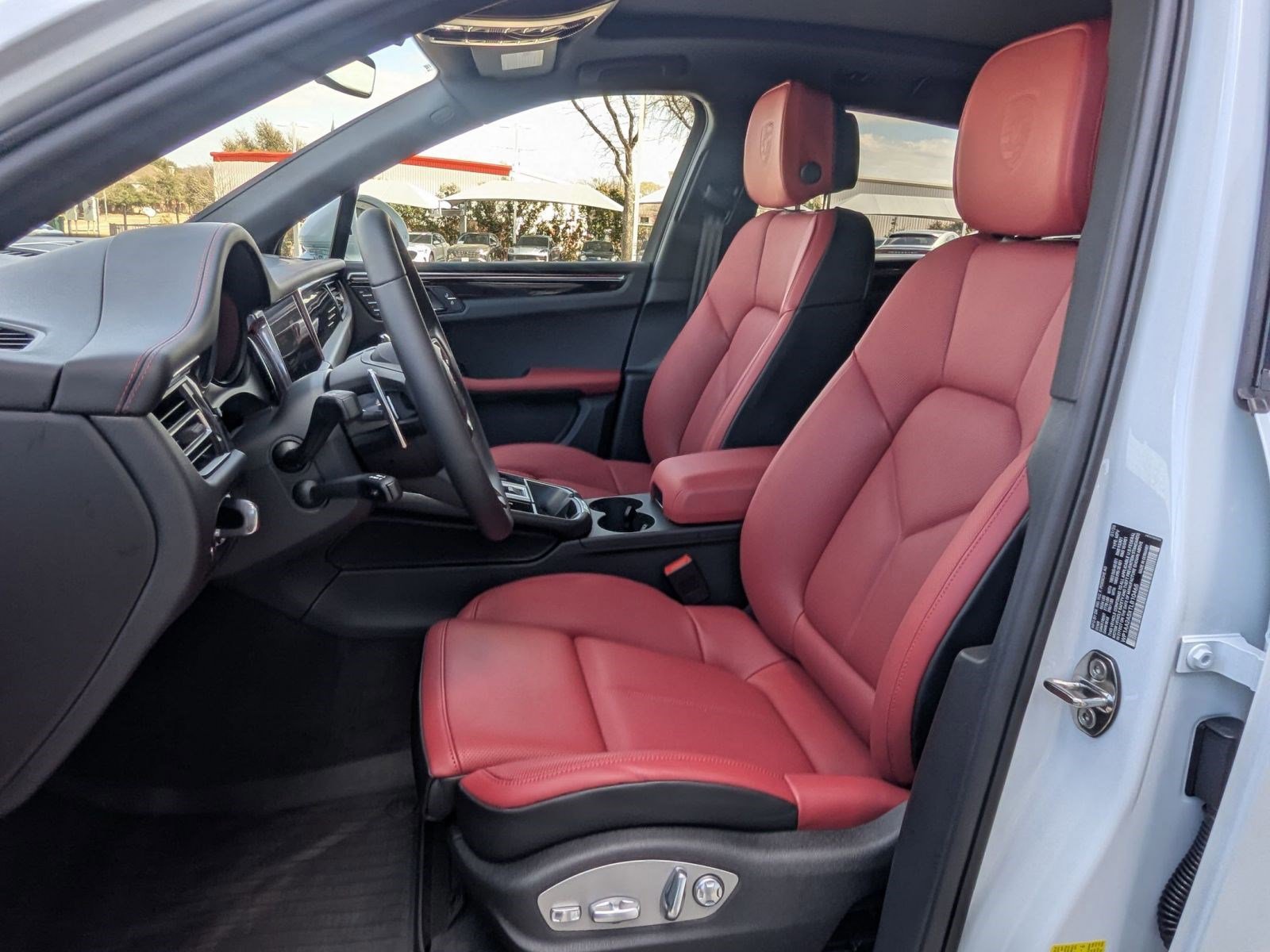 New 2026 Porsche Macan image 5