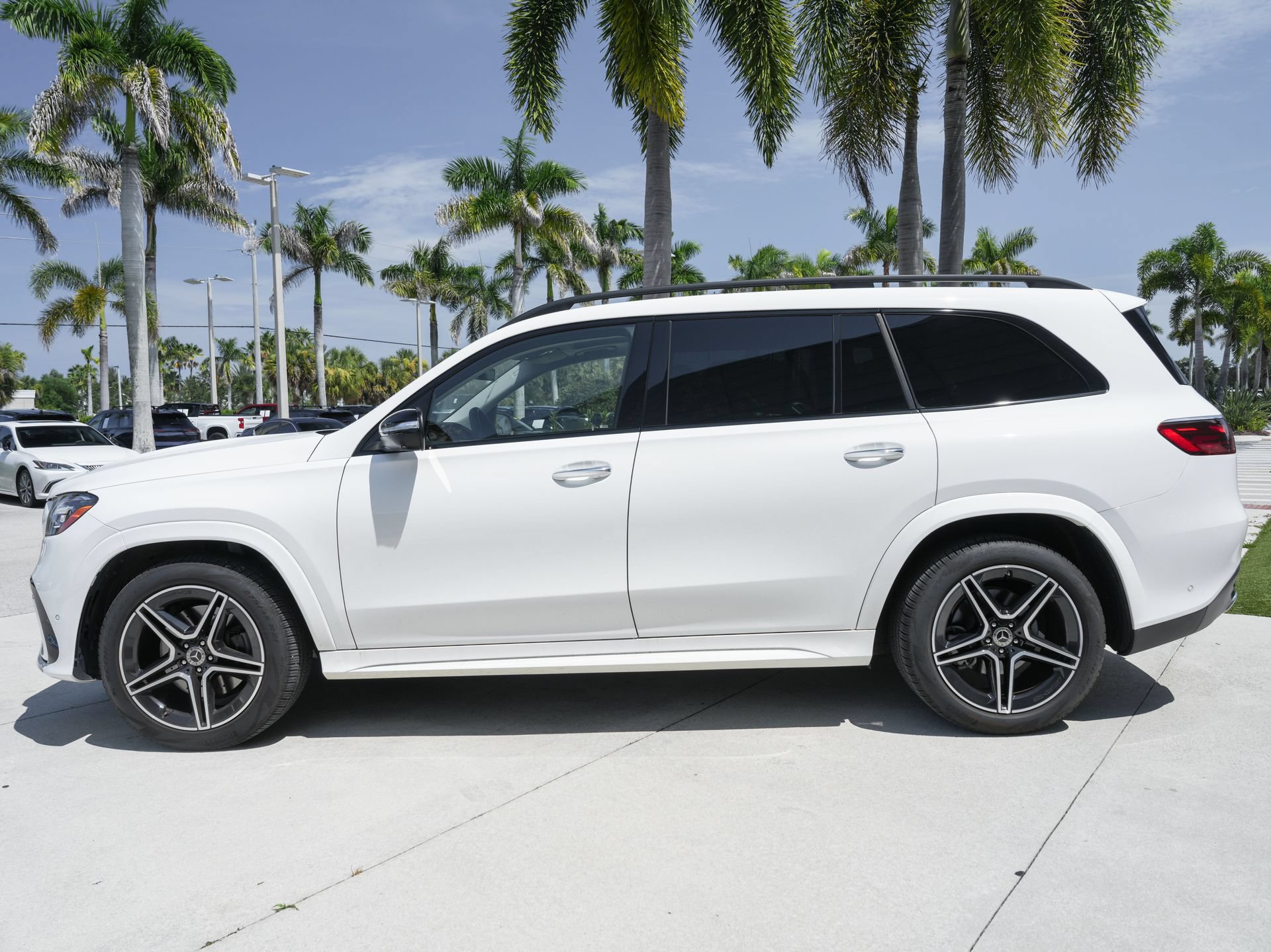 Used 2025 Mercedes-Benz GLS 450 4MATIC image 7