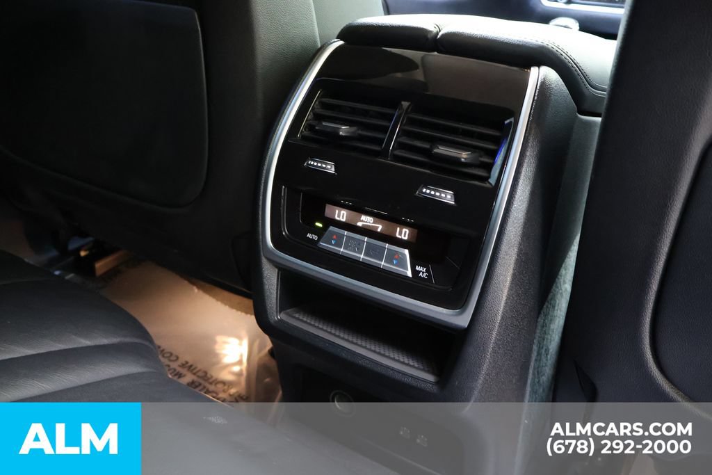 Used 2022 BMW X7 xDrive40i w/ Parking Assistance Package AWD/4WD image 29